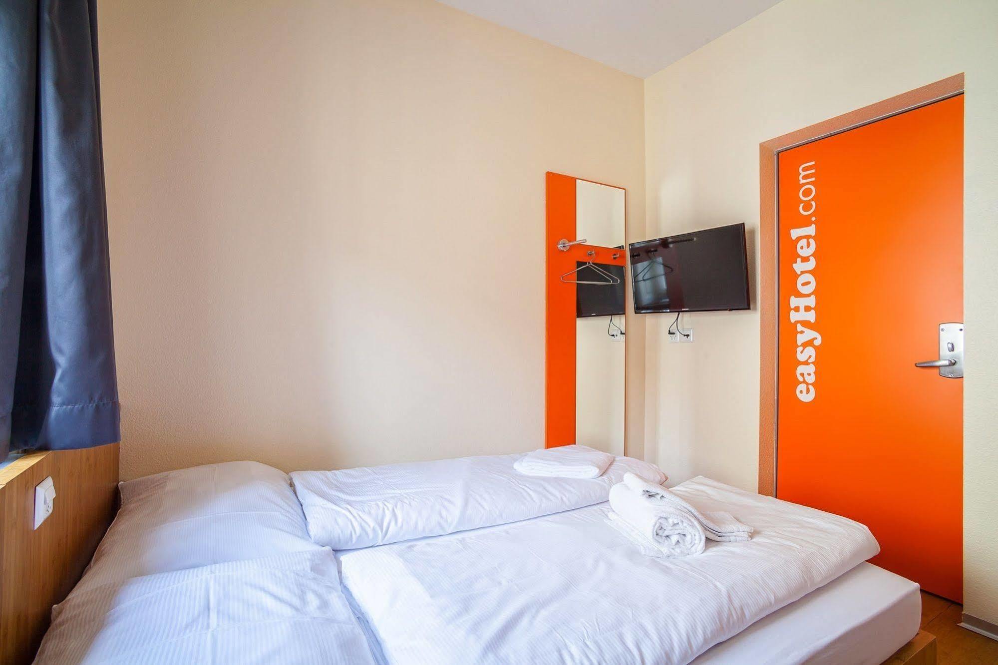 Easyhotel Basel City - Contactless Self Check-In Extérieur photo